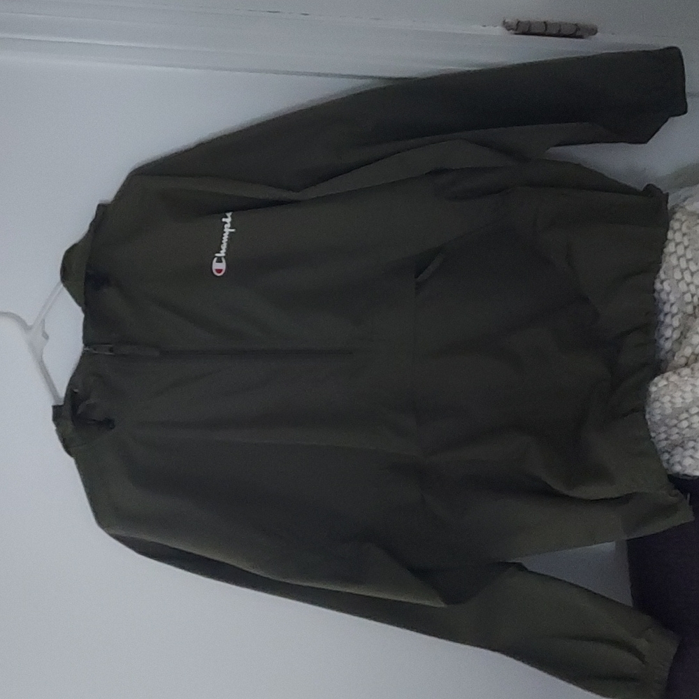 Champion half zip windbreaker, size L, color hunter/olive green (dark green)
